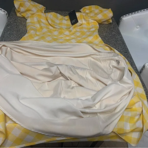 Crown & Ivy Yellow Checkered Maxi Dress - Picture 13 of 17